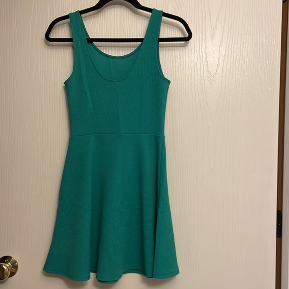 Dress - Picture 5 of 5